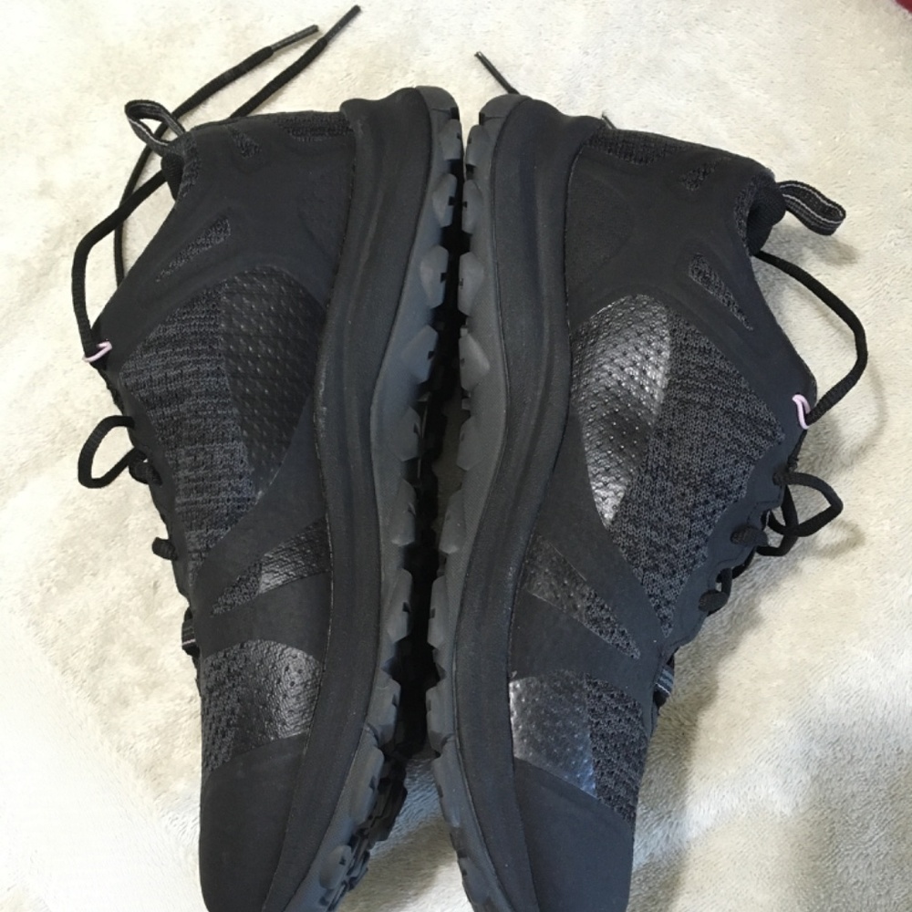 Keen Women’s size 7.5 Black Terradora II Low Top Dry KonnectFit Hiking Sneakers - Picture 2 of 14